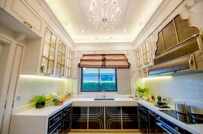 House with Shared Pool in Bangnatrad 